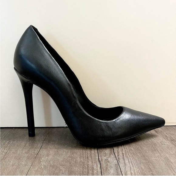 Schutz Fechado Salto Alto Black Leather Stiletto Pumps 7 - Picture 2 of 14